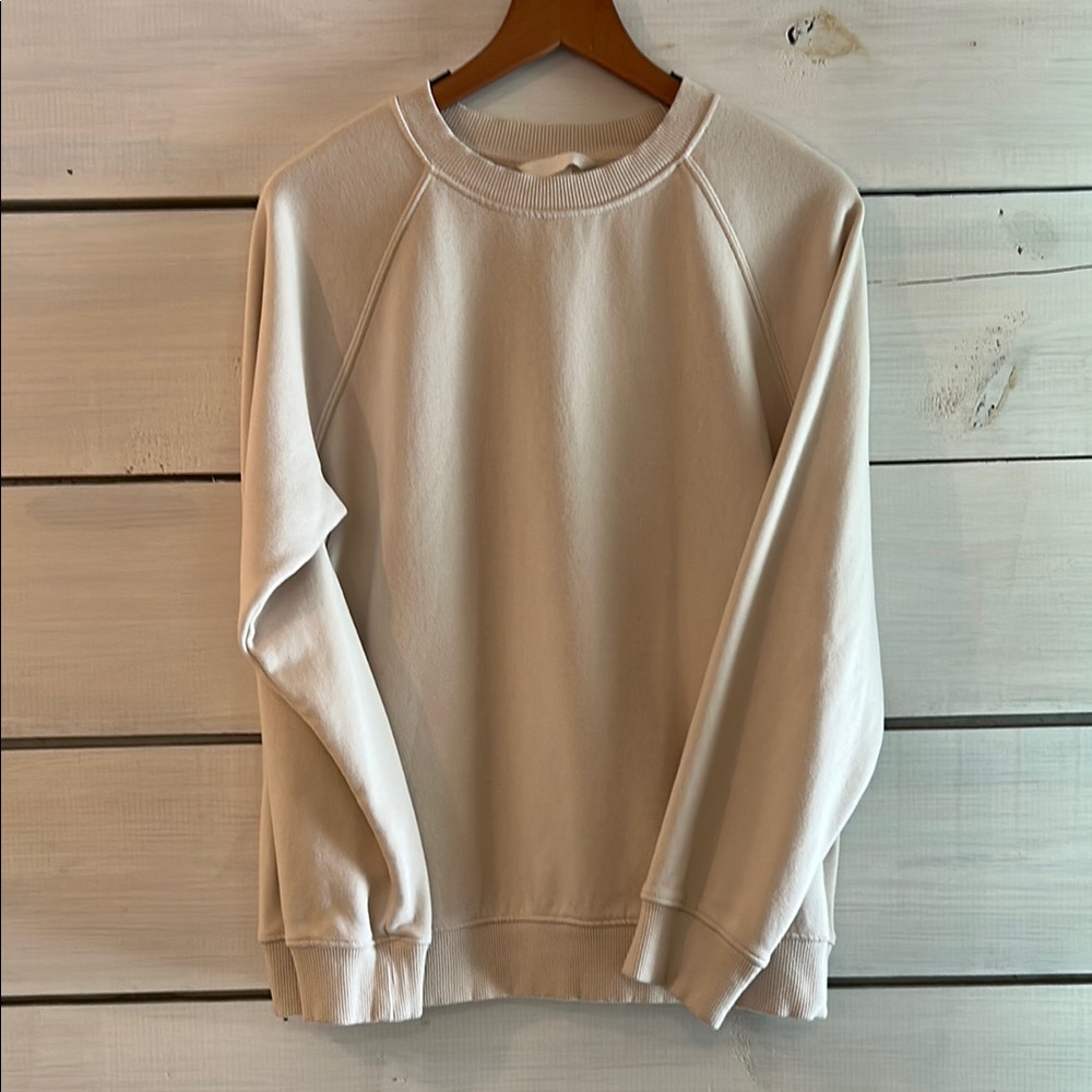 H&M women’s cream sweatshirt